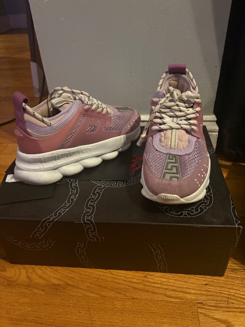 Versace chain reactions